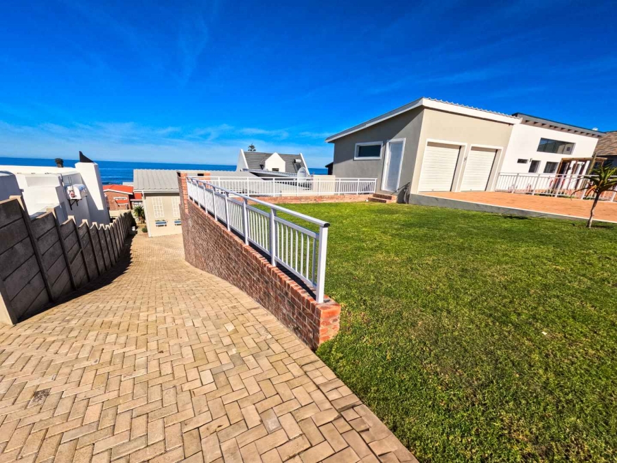 4 Bedroom Property for Sale in Jongensfontein Western Cape